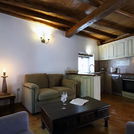 Stafilos House * Κατούνα