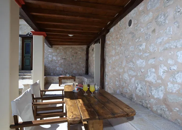 Stafilos House Katouna